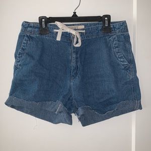 ❌SOLD❌ Vintage high waisted denim shorts